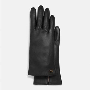 NWOT Coach Sculpted Signature Leather Tech Gloves - size 7.5